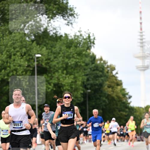29.06.2025 - hella hamburg halbmarathon Dr. Thomas Lammeyer http://msf.ph/oto/8301212 29.06.2025 10:38:00 Kennedybrücke 1189, 1275, 1896, 2038, 2526, 2776, 2933, 3264, 3340, 3345, 3848, 4361, 4433, 4445, 4449, 4807, 4824, 4826, 5075, 5096, 5141, 5557, 5561, 5566, 5569, 5584, 5821, 5822, 5887, 6364, 6515, 6516, 6956, 7027, 7565, 7633, 7653, 7982, 8157, 8277, 8349, 8375, 8377, 8383, 8401, 8620, 9258, 9438, 9706, 9799, 9875, 9995, 10048, 10071, 10561, 10800, 11092, 11111, 11229, 11237, 11260 meine-sportfotos.de