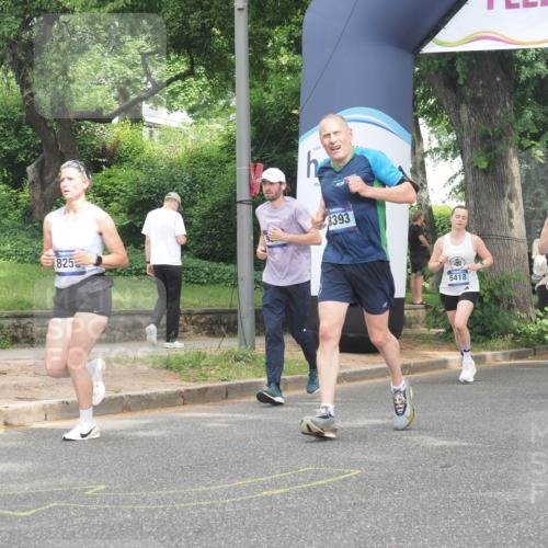 29.06.2025 - hella hamburg halbmarathon KatJ http://msf.ph/oto/8301213 29.06.2025 10:43:19 Zwischen KM18-KM19 3042, 4868, 6591, 6720, 8255, 8393 meine-sportfotos.de