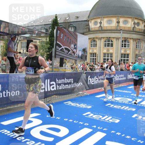 29.06.2025 - hella hamburg halbmarathon Michael Strokosch http://msf.ph/oto/8301242 29.06.2025 10:57:46 Ziel 1715, 1719, 1972, 2606, 5391, 7833, 10133, 12440, 12774, 13523, 14737, 15217, 15220, 16418, 17201, 17455, 17814, 18388, 18508, 18727, 18985 meine-sportfotos.de