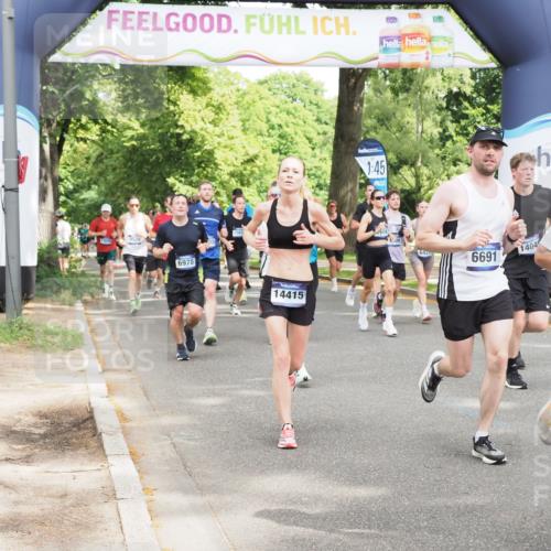 29.06.2025 - hella hamburg halbmarathon MichiJ http://msf.ph/oto/8301267 29.06.2025 10:34:43 Zwischen KM18-KM19 1604, 3087, 5528, 5889, 6421, 6691, 7335, 8142, 8482, 8981, 9794, 11185, 11858, 12171, 12269, 12891, 13698, 14045, 14415, 15157, 15451, 15684, 15825, 17008, 17353, 17461, 17865, 18356, 19209 meine-sportfotos.de