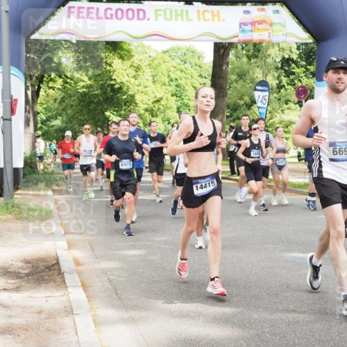 29.06.2025 - hella hamburg halbmarathon MichiJ http://msf.ph/oto/8301341 29.06.2025 10:34:43 Zwischen KM18-KM19 1604, 3087, 5528, 5889, 6421, 6691, 7335, 8142, 8482, 8981, 9794, 11185, 11858, 12171, 12269, 12891, 13698, 14045, 14415, 15157, 15451, 15684, 15825, 17008, 17353, 17461, 17865, 18356, 19209 meine-sportfotos.de