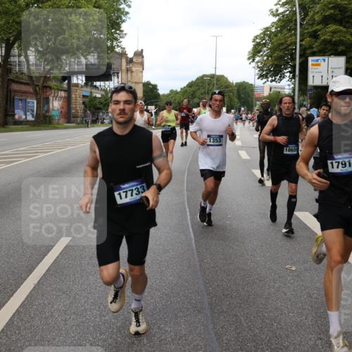 29.06.2025 - hella hamburg halbmarathon Yannick Fuchs http://msf.ph/oto/8301351 29.06.2025 10:37:31 20KM 1353, 1675, 1735, 2653, 4229, 4318, 5011, 5124, 5477, 7026, 7508, 7635, 9364, 9371, 9534, 10099, 10251, 11177, 12153, 12723, 12839, 13398, 13746, 13807, 14201, 14210, 14226, 14447, 14484, 14560, 14849, 15255, 15328, 15535, 15706, 15851, 15921, 16314, 16338, 17733, 17911, 18004, 18274, 18275, 18304, 18449, 18659, 18987, 19009, 19229 meine-sportfotos.de