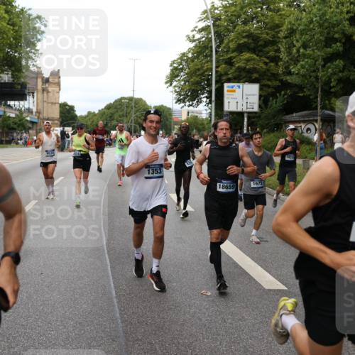 29.06.2025 - hella hamburg halbmarathon Yannick Fuchs http://msf.ph/oto/8301370 29.06.2025 10:37:31 20KM 1353, 1675, 1735, 2653, 4229, 4318, 5011, 5124, 5477, 7026, 7508, 7635, 9364, 9371, 9534, 10099, 10251, 11177, 12153, 12723, 12839, 13398, 13746, 13807, 14201, 14210, 14226, 14447, 14484, 14560, 14849, 15255, 15328, 15535, 15706, 15851, 15921, 16314, 16338, 17733, 17911, 18004, 18274, 18275, 18304, 18449, 18659, 18987, 19009, 19229 meine-sportfotos.de