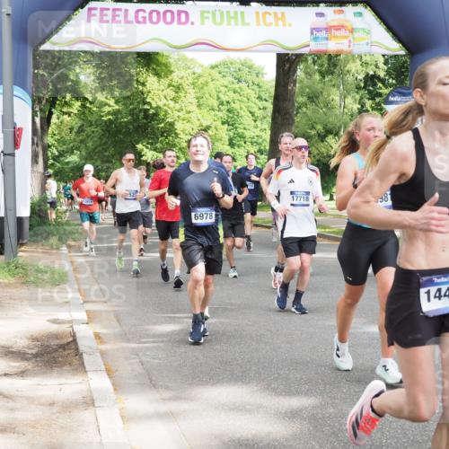 29.06.2025 - hella hamburg halbmarathon MichiJ http://msf.ph/oto/8301397 29.06.2025 10:34:44 Zwischen KM18-KM19 1604, 3087, 5528, 5532, 5889, 6421, 6691, 6978, 7335, 8142, 8482, 8981, 9386, 9786, 11185, 11858, 12171, 12269, 12891, 13698, 14045, 14415, 15157, 15451, 15684, 15825, 17008, 17353, 17461, 17669, 17718, 19209 meine-sportfotos.de