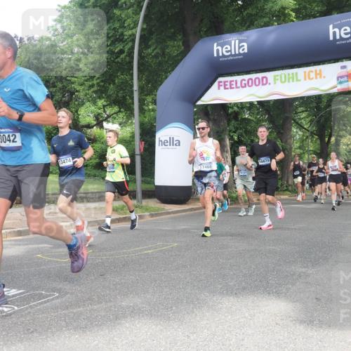 29.06.2025 - hella hamburg halbmarathon KatJ http://msf.ph/oto/8301444 29.06.2025 10:43:22 Zwischen KM18-KM19 3042, 4152, 5418, 6591, 7037, 8255, 8393 meine-sportfotos.de
