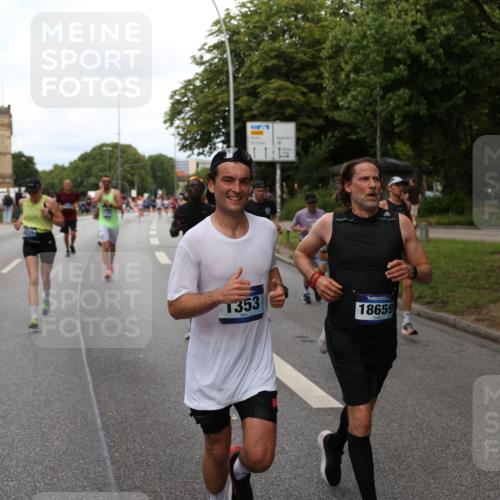29.06.2025 - hella hamburg halbmarathon Yannick Fuchs http://msf.ph/oto/8301453 29.06.2025 10:37:32 20KM 1353, 1675, 1735, 2653, 4229, 4318, 5011, 5124, 5477, 7026, 7508, 7635, 9364, 9371, 9534, 10099, 10251, 11177, 12153, 12723, 12839, 13398, 13746, 13807, 14201, 14210, 14226, 14447, 14484, 14560, 14849, 15255, 15328, 15706, 15851, 15921, 16314, 16338, 17733, 17911, 18004, 18274, 18275, 18304, 18449, 18659, 18987, 19009, 19229 meine-sportfotos.de