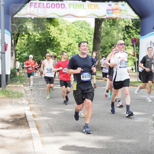 29.06.2025 - hella hamburg halbmarathon MichiJ http://msf.ph/oto/8301468 29.06.2025 10:34:44 Zwischen KM18-KM19 1604, 3087, 5528, 5532, 5889, 6421, 6691, 6978, 7335, 8142, 8482, 8981, 9386, 9786, 11185, 11858, 12171, 12269, 12891, 13698, 14045, 14415, 15157, 15451, 15684, 15825, 17008, 17353, 17461, 17669, 17718, 19209 meine-sportfotos.de