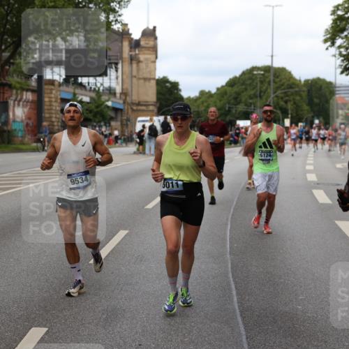 29.06.2025 - hella hamburg halbmarathon Yannick Fuchs http://msf.ph/oto/8301504 29.06.2025 10:37:32 20KM 1353, 1675, 1735, 2653, 4229, 4318, 5011, 5124, 5477, 7026, 7508, 7635, 9364, 9371, 9534, 10099, 10251, 11177, 12153, 12723, 12839, 13398, 13746, 13807, 14201, 14210, 14226, 14447, 14484, 14560, 14849, 15255, 15328, 15706, 15851, 15921, 16314, 16338, 17733, 17911, 18004, 18274, 18275, 18304, 18449, 18659, 18987, 19009, 19229 meine-sportfotos.de