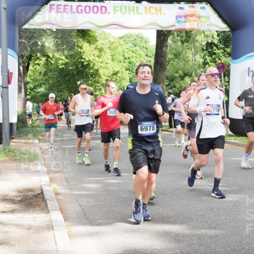 29.06.2025 - hella hamburg halbmarathon MichiJ http://msf.ph/oto/8301515 29.06.2025 10:34:45 Zwischen KM18-KM19 1604, 3087, 5459, 5532, 5889, 6421, 6691, 6978, 8142, 8482, 8981, 9386, 9529, 9786, 11185, 11858, 12171, 12891, 13698, 13728, 14045, 14415, 15157, 15451, 15611, 15684, 15741, 15825, 15973, 17353, 17461, 17669, 17718, 19209 meine-sportfotos.de
