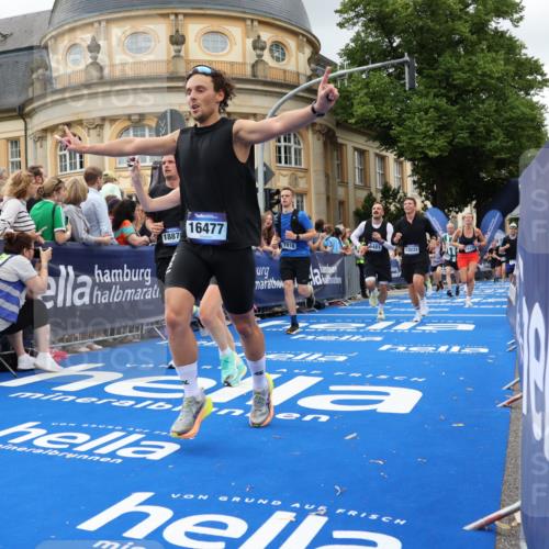 29.06.2025 - hella hamburg halbmarathon Strokosch-Dieckow http://msf.ph/oto/8301517 29.06.2025 10:53:57 Ziel 1151, 1706, 1815, 1870, 2432, 3096, 6356, 6374, 6481, 7395, 7918, 7973, 8394, 9032, 10891, 11499, 11789, 12379, 12413, 13032, 13869, 14026, 14175, 16477, 16538, 17348, 18308, 18418, 18831, 18879, 18915, 19177 meine-sportfotos.de