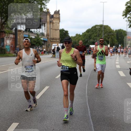 29.06.2025 - hella hamburg halbmarathon Yannick Fuchs http://msf.ph/oto/8301522 29.06.2025 10:37:33 20KM 1353, 1675, 1735, 2653, 4229, 4318, 5011, 5124, 5477, 7026, 7508, 7635, 9364, 9371, 9534, 10099, 10237, 10251, 11177, 12153, 12723, 12776, 13398, 13746, 13807, 14201, 14210, 14226, 14484, 14560, 14849, 15255, 15328, 15706, 15851, 15921, 16314, 16338, 17733, 18004, 18274, 18304, 18449, 18659, 18987, 19009, 19038, 19229 meine-sportfotos.de