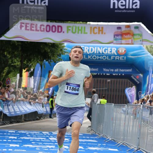 29.06.2025 - hella hamburg halbmarathon Strokosch-Dieckow http://msf.ph/oto/8301540 29.06.2025 10:16:36 Ziel 3944, 11864 meine-sportfotos.de