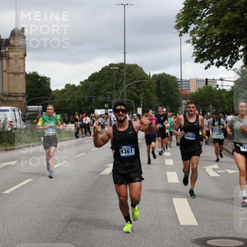 29.06.2025 - hella hamburg halbmarathon Yannick Fuchs http://msf.ph/oto/8301563 29.06.2025 10:49:56 20KM 1130, 1180, 2378, 2982, 3042, 3048, 4951, 5287, 5465, 5672, 5721, 6759, 7646, 7742, 8255, 8311, 8330, 8639, 8863, 9361, 9562, 9622, 11039, 11143, 11309, 11554, 11638, 12196, 12515, 12858, 13474, 14363, 14461, 15134, 15184, 16043, 16375, 16401, 16434, 16625, 16786, 17468, 17615, 18125, 18212, 18325, 18340, 18495, 18531, 18634, 18741, 18746, 18835, 18966, 19120, 19152 meine-sportfotos.de