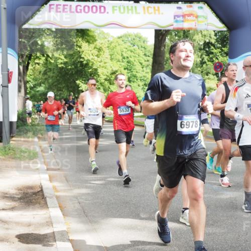 29.06.2025 - hella hamburg halbmarathon MichiJ http://msf.ph/oto/8301573 29.06.2025 10:34:45 Zwischen KM18-KM19 1604, 3087, 5459, 5532, 5889, 6421, 6691, 6978, 8142, 8482, 8981, 9386, 9529, 9786, 11185, 11858, 12171, 12891, 13698, 13728, 14045, 14415, 15157, 15451, 15611, 15684, 15741, 15825, 15973, 17353, 17461, 17669, 17718, 19209 meine-sportfotos.de