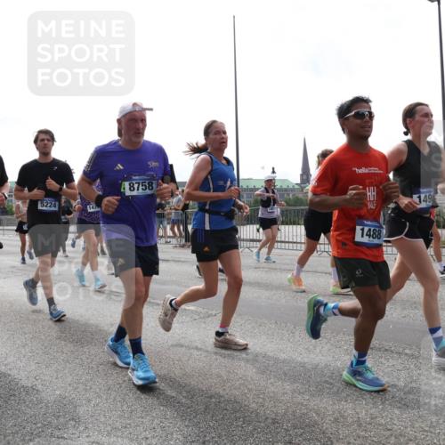 29.06.2025 - hella hamburg halbmarathon Lena Gebhardt http://msf.ph/oto/8301590 29.06.2025 10:37:09 Lombardsbrücke 1339, 8758, 5224, 1488, 149, 1022, 1118, 1253, 1276, 1337, 1339, 1488, 1490, 1597, 1819, 1948, 1952, 1954, 2016, 2031, 2072, 2104, 2272, 2480, 2486, 2552, 2588, 3127, 3165, 3714, 3873, 3895, 4084, 4097, 4347, 4618, 4733, 4762, 4996, 5146, 5224, 5538, 5560, 5640, 5786, 5789, 5790, 5940, 6156, 6172, 6359, 6584, 6804, 7085, 7202, 7235, 7544, 7707, 7773, 7823, 8007, 8257, 8258, 8315, 8499, 8758, 8811, 8843, 8936, 8937, 9054, 9055, 9295, 9500, 9524, 9694 meine-sportfotos.de