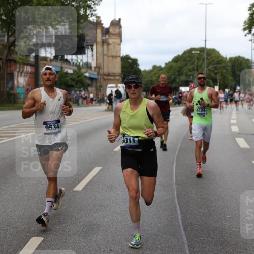 29.06.2025 - hella hamburg halbmarathon Yannick Fuchs http://msf.ph/oto/8301610 29.06.2025 10:37:33 20KM 1353, 1675, 1735, 2653, 4229, 4318, 5011, 5124, 5477, 7026, 7508, 7635, 9364, 9371, 9534, 10099, 10237, 10251, 11177, 12153, 12723, 12776, 13398, 13746, 13807, 14201, 14210, 14226, 14484, 14560, 14849, 15255, 15328, 15706, 15851, 15921, 16314, 16338, 17733, 18004, 18274, 18304, 18449, 18659, 18987, 19009, 19038, 19229 meine-sportfotos.de
