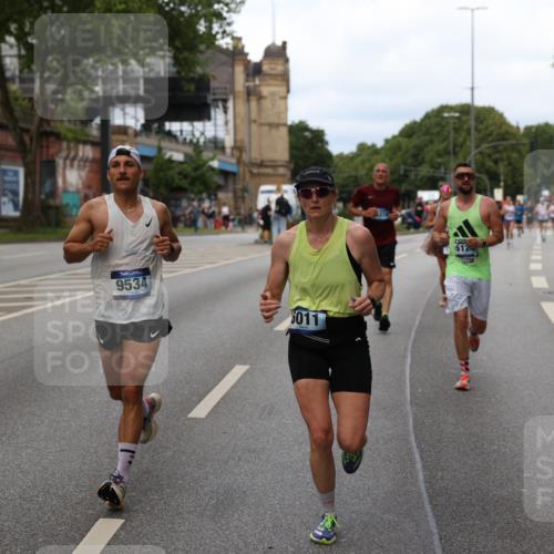 29.06.2025 - hella hamburg halbmarathon Yannick Fuchs http://msf.ph/oto/8301649 29.06.2025 10:37:33 20KM 1353, 1675, 1735, 2653, 4229, 4318, 5011, 5124, 5477, 7026, 7508, 7635, 9364, 9371, 9534, 10099, 10237, 10251, 11177, 12153, 12723, 12776, 13398, 13746, 13807, 14201, 14210, 14226, 14484, 14560, 14849, 15255, 15328, 15706, 15851, 15921, 16314, 16338, 17733, 18004, 18274, 18304, 18449, 18659, 18987, 19009, 19038, 19229 meine-sportfotos.de
