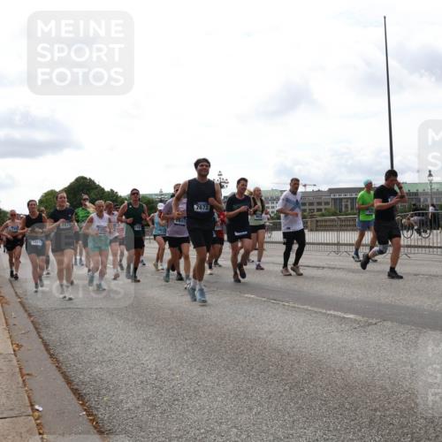 29.06.2025 - hella hamburg halbmarathon Lena Gebhardt http://msf.ph/oto/8301699 29.06.2025 10:21:53 Lombardsbrücke 1958, 1843, 7075, 158, 7672, 13604, 1003, 1072, 1158, 1191, 1250, 1294, 1401, 1668, 1958, 1963, 2009, 2063, 2172, 2315, 2353, 2514, 2529, 2744, 3050, 3172, 3458, 3606, 3768, 3770, 3825, 3826, 3995, 4046, 4289, 4366, 4375, 4376, 4697, 4786, 5122, 5412, 5641, 5759, 5957, 6086, 6103, 6475, 6676, 6805, 6881, 7075, 7162, 7612, 7672, 7781, 8095, 8286, 8431, 8715, 8860, 8896, 8954, 8959, 9002, 9062, 9369, 9483, 9499, 9532, 9624, 10374, 10874 meine-sportfotos.de