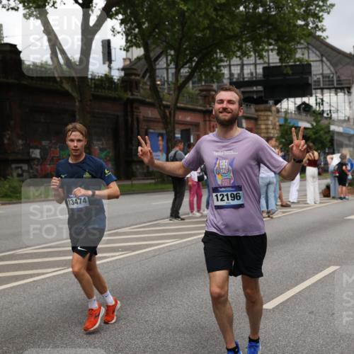 29.06.2025 - hella hamburg halbmarathon Yannick Fuchs http://msf.ph/oto/8301733 29.06.2025 10:49:57 20KM 1130, 1180, 1877, 2378, 2982, 3042, 3048, 4951, 5287, 5465, 5672, 5721, 6759, 7646, 7742, 8255, 8311, 8330, 8639, 8863, 9361, 9562, 9622, 11039, 11143, 11309, 11554, 11638, 12196, 12515, 12858, 13474, 14363, 14461, 15134, 15184, 16043, 16375, 16401, 16434, 16625, 16786, 17468, 17615, 18117, 18125, 18212, 18325, 18340, 18495, 18531, 18634, 18741, 18746, 18835, 18966, 19120, 19152 meine-sportfotos.de