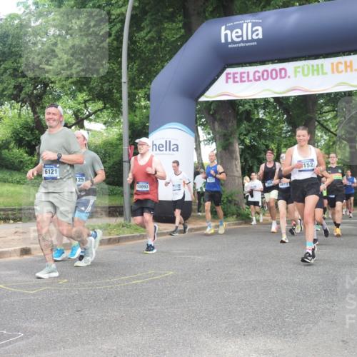 29.06.2025 - hella hamburg halbmarathon KatJ http://msf.ph/oto/8301736 29.06.2025 10:43:24 Zwischen KM18-KM19 1972, 2741, 2982, 2996, 3042, 4152, 4594, 4813, 5418, 7037, 8255, 8393 meine-sportfotos.de