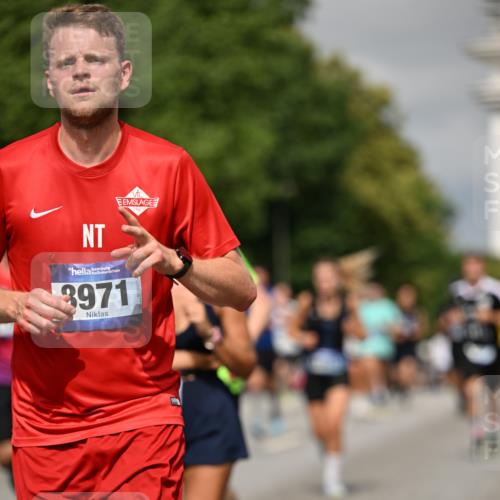 29.06.2025 - hella hamburg halbmarathon Dr. Thomas Lammeyer http://msf.ph/oto/8301745 29.06.2025 10:16:25 Kennedybrücke 1249, 1610, 1785, 1850, 1851, 2963, 2964, 3182, 3248, 3262, 3363, 4453, 5150, 5166, 5176, 6822, 6871, 7014, 7907, 8206, 8207, 8917, 8971, 9428, 10067, 10402, 10685, 11025 meine-sportfotos.de