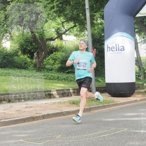 29.06.2025 - hella hamburg halbmarathon KatJ http://msf.ph/oto/8301778 29.06.2025 10:14:06 Zwischen KM18-KM19 7963 meine-sportfotos.de