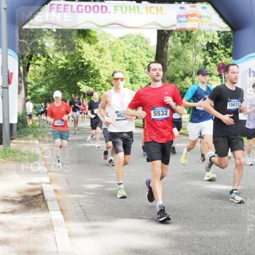 29.06.2025 - hella hamburg halbmarathon MichiJ http://msf.ph/oto/8301788 29.06.2025 10:34:46 Zwischen KM18-KM19 1604, 3087, 5459, 5532, 5889, 6421, 6691, 6978, 8142, 8482, 8981, 9386, 9529, 9786, 11185, 11858, 12651, 12891, 13698, 13728, 14045, 14415, 15149, 15157, 15451, 15611, 15684, 15741, 15825, 15973, 17461, 17669, 17718, 19209 meine-sportfotos.de