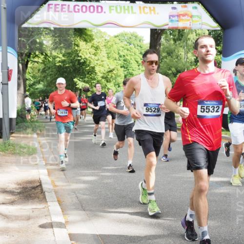 29.06.2025 - hella hamburg halbmarathon MichiJ http://msf.ph/oto/8301855 29.06.2025 10:34:46 Zwischen KM18-KM19 1604, 3087, 5459, 5532, 5889, 6421, 6691, 6978, 8142, 8482, 8981, 9386, 9529, 9786, 11185, 11858, 12651, 12891, 13698, 13728, 14045, 14415, 15149, 15157, 15451, 15611, 15684, 15741, 15825, 15973, 17461, 17669, 17718, 19209 meine-sportfotos.de