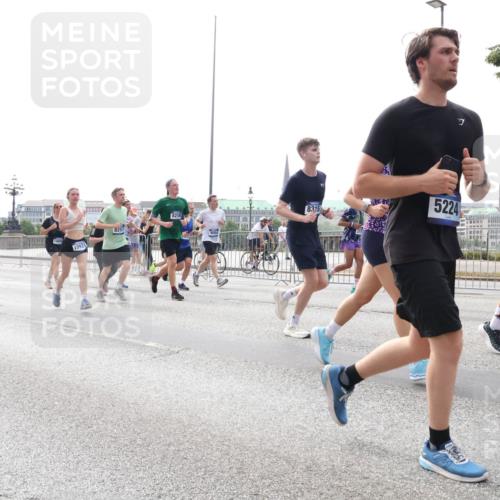 29.06.2025 - hella hamburg halbmarathon Lena Gebhardt http://msf.ph/oto/8301936 29.06.2025 10:37:10 Lombardsbrücke 17713, 10931, 8258, 8257, 7, 8315, 5224, 1022, 1118, 1253, 1276, 1337, 1339, 1488, 1490, 1597, 1819, 1948, 1952, 1954, 2016, 2031, 2072, 2104, 2272, 2480, 2486, 2552, 2588, 3127, 3165, 3714, 3873, 3895, 4084, 4097, 4347, 4618, 4733, 4762, 4996, 5146, 5171, 5224, 5538, 5560, 5640, 5786, 5789, 5790, 5940, 6156, 6172, 6359, 6584, 6804, 7085, 7202, 7235, 7544, 7707, 7773, 7777, 7823, 8007, 8257, 8258, 8315, 8499, 8758, 8811, 8843, 8936, 8937, 9054, 9055, 9295, 9500, 9524, 9694 meine-sportfotos.de