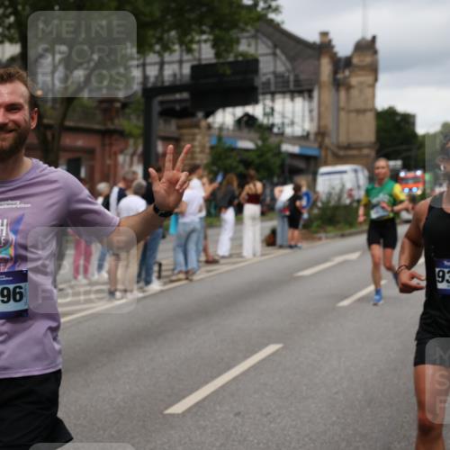 29.06.2025 - hella hamburg halbmarathon Yannick Fuchs http://msf.ph/oto/8302006 29.06.2025 10:49:57 20KM 1130, 1180, 1877, 2378, 2982, 3042, 3048, 4951, 5287, 5465, 5672, 5721, 6759, 7646, 7742, 8255, 8311, 8330, 8639, 8863, 9361, 9562, 9622, 11039, 11143, 11309, 11554, 11638, 12196, 12515, 12858, 13474, 14363, 14461, 15134, 15184, 16043, 16375, 16401, 16434, 16625, 16786, 17468, 17615, 18117, 18125, 18212, 18325, 18340, 18495, 18531, 18634, 18741, 18746, 18835, 18966, 19120, 19152 meine-sportfotos.de