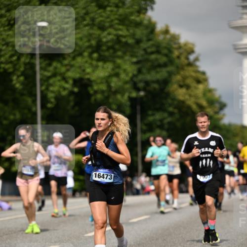 29.06.2025 - hella hamburg halbmarathon Dr. Thomas Lammeyer http://msf.ph/oto/8302045 29.06.2025 10:16:27 Kennedybrücke 1249, 1610, 1785, 1850, 1851, 2963, 2964, 3182, 3248, 3262, 3363, 4453, 5150, 5166, 5176, 6822, 6871, 7014, 7907, 8917, 8971, 9428, 9705, 10067, 10402, 10409, 10685, 11025 meine-sportfotos.de