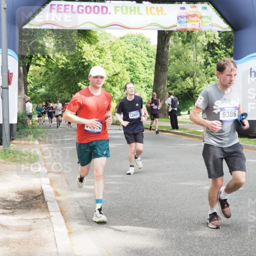 29.06.2025 - hella hamburg halbmarathon MichiJ http://msf.ph/oto/8302047 29.06.2025 10:34:48 Zwischen KM18-KM19 1604, 3087, 5459, 5532, 6421, 6691, 6978, 7599, 7908, 8482, 8981, 9386, 9529, 9786, 11185, 12651, 13614, 13698, 13728, 14045, 14415, 15149, 15451, 15611, 15684, 15741, 15973, 17669, 17718, 19209 meine-sportfotos.de