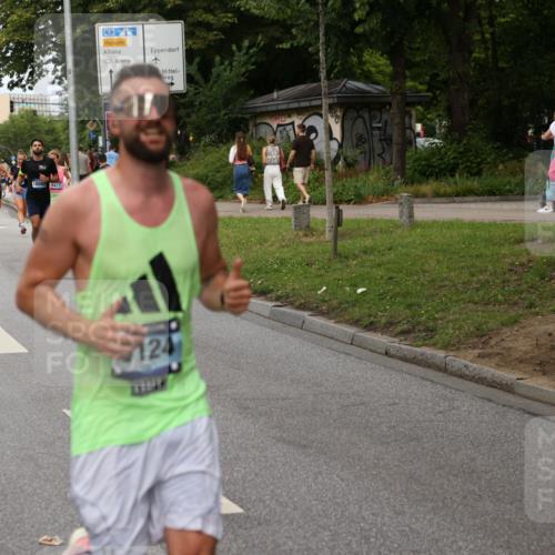 29.06.2025 - hella hamburg halbmarathon Yannick Fuchs http://msf.ph/oto/8302062 29.06.2025 10:37:35 20KM 1675, 1735, 2653, 3697, 4080, 4229, 4318, 5011, 5124, 5477, 7026, 7508, 7635, 9364, 9534, 10099, 10237, 10251, 11177, 12153, 12723, 12776, 13398, 13746, 13807, 14201, 14210, 14226, 14484, 14849, 15255, 15328, 15706, 15851, 15921, 16314, 16338, 18004, 18274, 18304, 18449, 18987, 19009, 19038, 19051, 19229 meine-sportfotos.de
