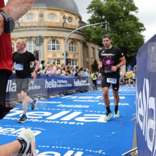 29.06.2025 - hella hamburg halbmarathon Strokosch-Dieckow http://msf.ph/oto/8302066 29.06.2025 10:54:05 Ziel 1151, 1410, 1815, 3096, 3208, 3209, 3898, 5638, 6294, 6356, 6374, 6443, 6581, 8390, 8394, 9032, 9791, 11499, 12213, 12379, 13397, 13794, 15169, 15524, 16780, 16871, 17348, 18308 meine-sportfotos.de
