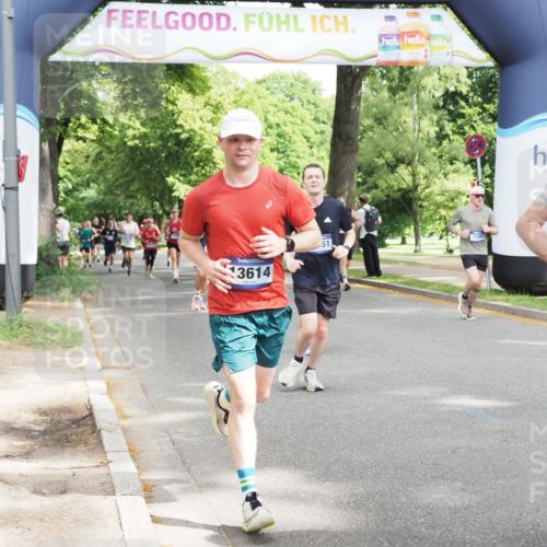 29.06.2025 - hella hamburg halbmarathon MichiJ http://msf.ph/oto/8302148 29.06.2025 10:34:48 Zwischen KM18-KM19 1604, 3087, 5459, 5532, 6421, 6691, 6978, 7599, 7908, 8482, 8981, 9386, 9529, 9786, 11185, 12651, 13614, 13698, 13728, 14045, 14415, 15149, 15451, 15611, 15684, 15741, 15973, 17669, 17718, 19209 meine-sportfotos.de
