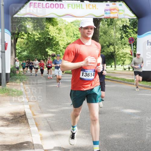 29.06.2025 - hella hamburg halbmarathon MichiJ http://msf.ph/oto/8302174 29.06.2025 10:34:48 Zwischen KM18-KM19 1604, 3087, 5459, 5532, 6421, 6691, 6978, 7599, 7908, 8482, 8981, 9386, 9529, 9786, 11185, 12651, 13614, 13698, 13728, 14045, 14415, 15149, 15451, 15611, 15684, 15741, 15973, 17669, 17718, 19209 meine-sportfotos.de