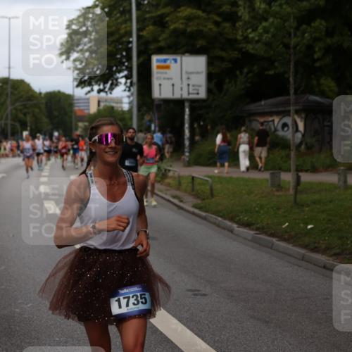 29.06.2025 - hella hamburg halbmarathon Yannick Fuchs http://msf.ph/oto/8302253 29.06.2025 10:37:37 20KM 1735, 2653, 3697, 3928, 4080, 4229, 4318, 5124, 5477, 7026, 7508, 7635, 10099, 10237, 10251, 11177, 12153, 12723, 12776, 13398, 13746, 13807, 14201, 14210, 14484, 14849, 15328, 15706, 15851, 15921, 16314, 16338, 16997, 18004, 18274, 18304, 18449, 18987, 19009, 19038, 19051, 19229 meine-sportfotos.de