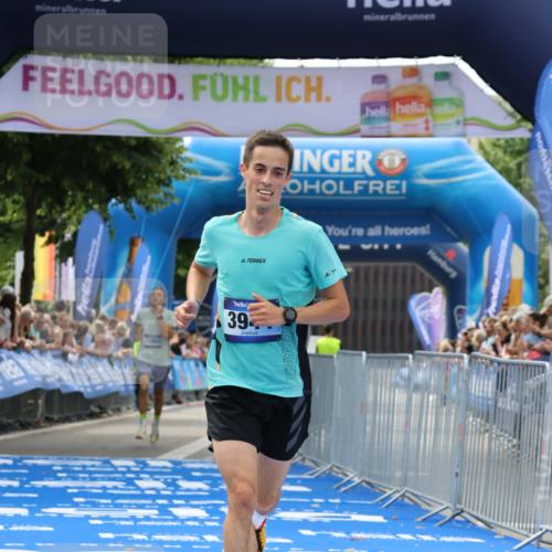 29.06.2025 - hella hamburg halbmarathon Strokosch-Dieckow http://msf.ph/oto/8302312 29.06.2025 10:16:30 Ziel 3944, 11864 meine-sportfotos.de