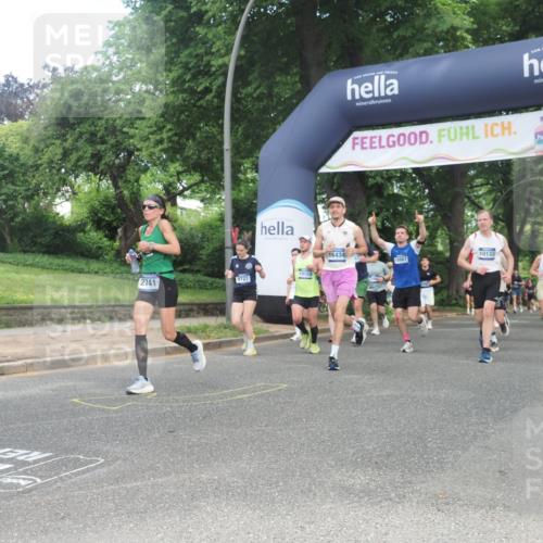 29.06.2025 - hella hamburg halbmarathon KatJ http://msf.ph/oto/8302322 29.06.2025 10:43:28 Zwischen KM18-KM19 1972, 2083, 2741, 2982, 2996, 4152, 4594, 4813, 5418, 7037, 7547 meine-sportfotos.de