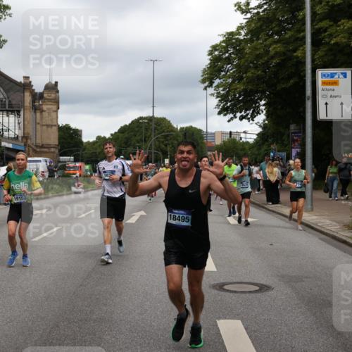 29.06.2025 - hella hamburg halbmarathon Yannick Fuchs http://msf.ph/oto/8302326 29.06.2025 10:49:58 20KM 1130, 1180, 1877, 2378, 2982, 3042, 3048, 4951, 5287, 5465, 5721, 5744, 6759, 7646, 7742, 8255, 8311, 8330, 8639, 8863, 9361, 9562, 9622, 11039, 11143, 11309, 11554, 11638, 12196, 12515, 12858, 13474, 14363, 14461, 15134, 16043, 16375, 16401, 16434, 16625, 16786, 17468, 17615, 18117, 18125, 18212, 18325, 18340, 18495, 18531, 18634, 18741, 18746, 18835, 18966, 19120, 19152 meine-sportfotos.de