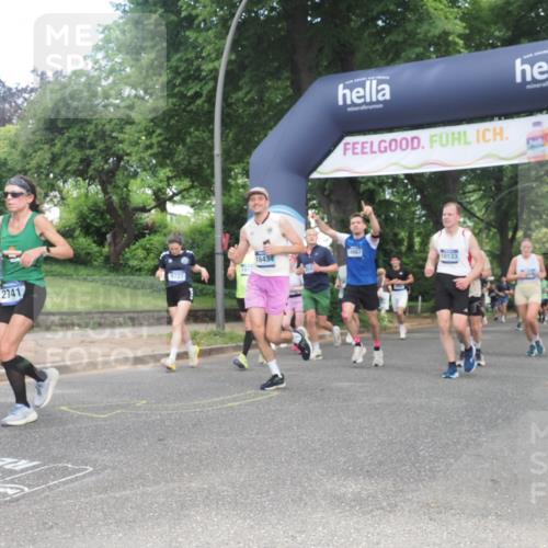 29.06.2025 - hella hamburg halbmarathon KatJ http://msf.ph/oto/8302359 29.06.2025 10:43:29 Zwischen KM18-KM19 1972, 2083, 2741, 2982, 2996, 4152, 4594, 4813, 7037, 7547 meine-sportfotos.de