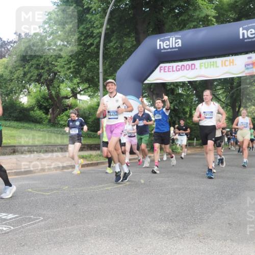 29.06.2025 - hella hamburg halbmarathon KatJ http://msf.ph/oto/8302377 29.06.2025 10:43:29 Zwischen KM18-KM19 1972, 2083, 2741, 2982, 2996, 4152, 4594, 4813, 7037, 7547 meine-sportfotos.de