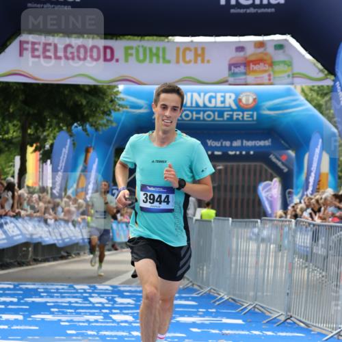 29.06.2025 - hella hamburg halbmarathon Strokosch-Dieckow http://msf.ph/oto/8302384 29.06.2025 10:16:30 Ziel 3944, 11864 meine-sportfotos.de