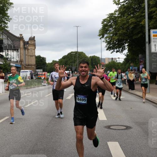 29.06.2025 - hella hamburg halbmarathon Yannick Fuchs http://msf.ph/oto/8302406 29.06.2025 10:49:58 20KM 1130, 1180, 1877, 2378, 2982, 3042, 3048, 4951, 5287, 5465, 5721, 5744, 6759, 7646, 7742, 8255, 8311, 8330, 8639, 8863, 9361, 9562, 9622, 11039, 11143, 11309, 11554, 11638, 12196, 12515, 12858, 13474, 14363, 14461, 15134, 16043, 16375, 16401, 16434, 16625, 16786, 17468, 17615, 18117, 18125, 18212, 18325, 18340, 18495, 18531, 18634, 18741, 18746, 18835, 18966, 19120, 19152 meine-sportfotos.de