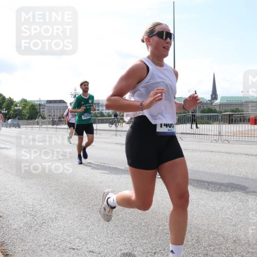 29.06.2025 - hella hamburg halbmarathon Lena Gebhardt http://msf.ph/oto/8302442 29.06.2025 10:12:12 Lombardsbrücke 1062, 1328, 1790, 1850, 1992, 2661, 3262, 3363, 3746, 4453, 4499, 5176, 5379, 5597, 5598, 5605, 6822, 6871, 6966, 7474, 7571, 9191, 9253, 9254, 9405, 9428, 9705, 10042, 10409, 10685, 11507, 11509, 11525, 11537, 11581, 11917, 12473, 13171, 13177, 13542, 13958, 14060, 14196, 14313, 14384, 14863, 14868, 15137, 16379, 16976, 17638, 17774, 18261, 18395, 18429, 18655 meine-sportfotos.de