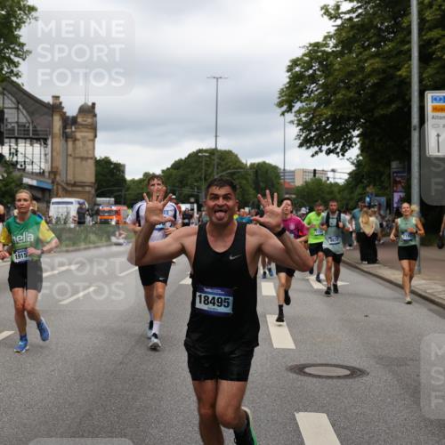 29.06.2025 - hella hamburg halbmarathon Yannick Fuchs http://msf.ph/oto/8302445 29.06.2025 10:49:58 20KM 1130, 1180, 1877, 2378, 2982, 3042, 3048, 4951, 5287, 5465, 5721, 5744, 6759, 7646, 7742, 8255, 8311, 8330, 8639, 8863, 9361, 9562, 9622, 11039, 11143, 11309, 11554, 11638, 12196, 12515, 12858, 13474, 14363, 14461, 15134, 16043, 16375, 16401, 16434, 16625, 16786, 17468, 17615, 18117, 18125, 18212, 18325, 18340, 18495, 18531, 18634, 18741, 18746, 18835, 18966, 19120, 19152 meine-sportfotos.de