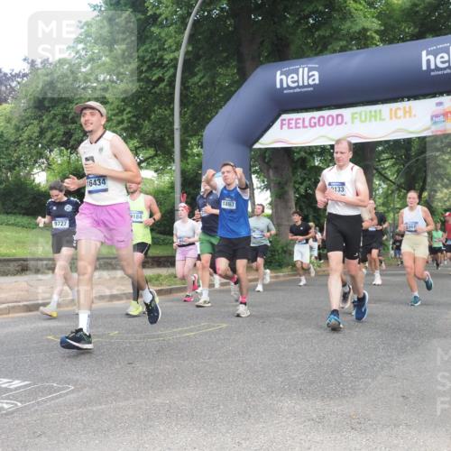 29.06.2025 - hella hamburg halbmarathon KatJ http://msf.ph/oto/8302490 29.06.2025 10:43:29 Zwischen KM18-KM19 1972, 2083, 2741, 2982, 2996, 4152, 4594, 4813, 7037, 7547 meine-sportfotos.de