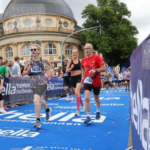 29.06.2025 - hella hamburg halbmarathon Strokosch-Dieckow http://msf.ph/oto/8302501 29.06.2025 10:54:11 Ziel 1410, 3103, 3177, 3208, 3209, 3861, 3898, 5638, 6082, 6084, 6294, 6443, 6581, 7274, 8223, 8390, 9791, 11430, 12213, 13033, 13397, 13794, 13803, 15169, 15524, 16527, 16574, 16750, 16780, 16871, 17087 meine-sportfotos.de
