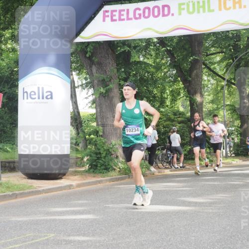 29.06.2025 - hella hamburg halbmarathon KatJ http://msf.ph/oto/8302574 29.06.2025 10:14:10 Zwischen KM18-KM19  meine-sportfotos.de