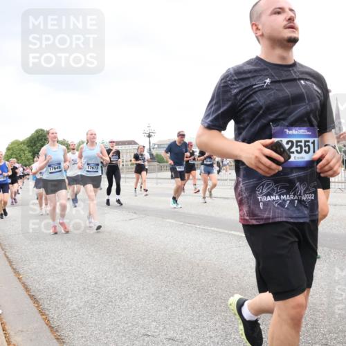 29.06.2025 - hella hamburg halbmarathon Lena Gebhardt http://msf.ph/oto/8302617 29.06.2025 10:56:26 Lombardsbrücke 15103, 17649, 17673, 12296, 2551, 2022, 1047, 1113, 1738, 1909, 2095, 2143, 2307, 2793, 2887, 2915, 2991, 3257, 3268, 3438, 3520, 3614, 3675, 3676, 3953, 3987, 4083, 4354, 4473, 4773, 4836, 5237, 5306, 5438, 5580, 5693, 5757, 5911, 5994, 6494, 6690, 6968, 7025, 7028, 7090, 7307, 7616, 7711, 8005, 8108, 8305, 8517, 8606, 8766, 8939, 8943, 9172, 9210, 9383, 9435, 9606, 9838, 9910, 9948, 9953, 10555, 10569, 10571, 10640, 10740, 10784, 10987 meine-sportfotos.de
